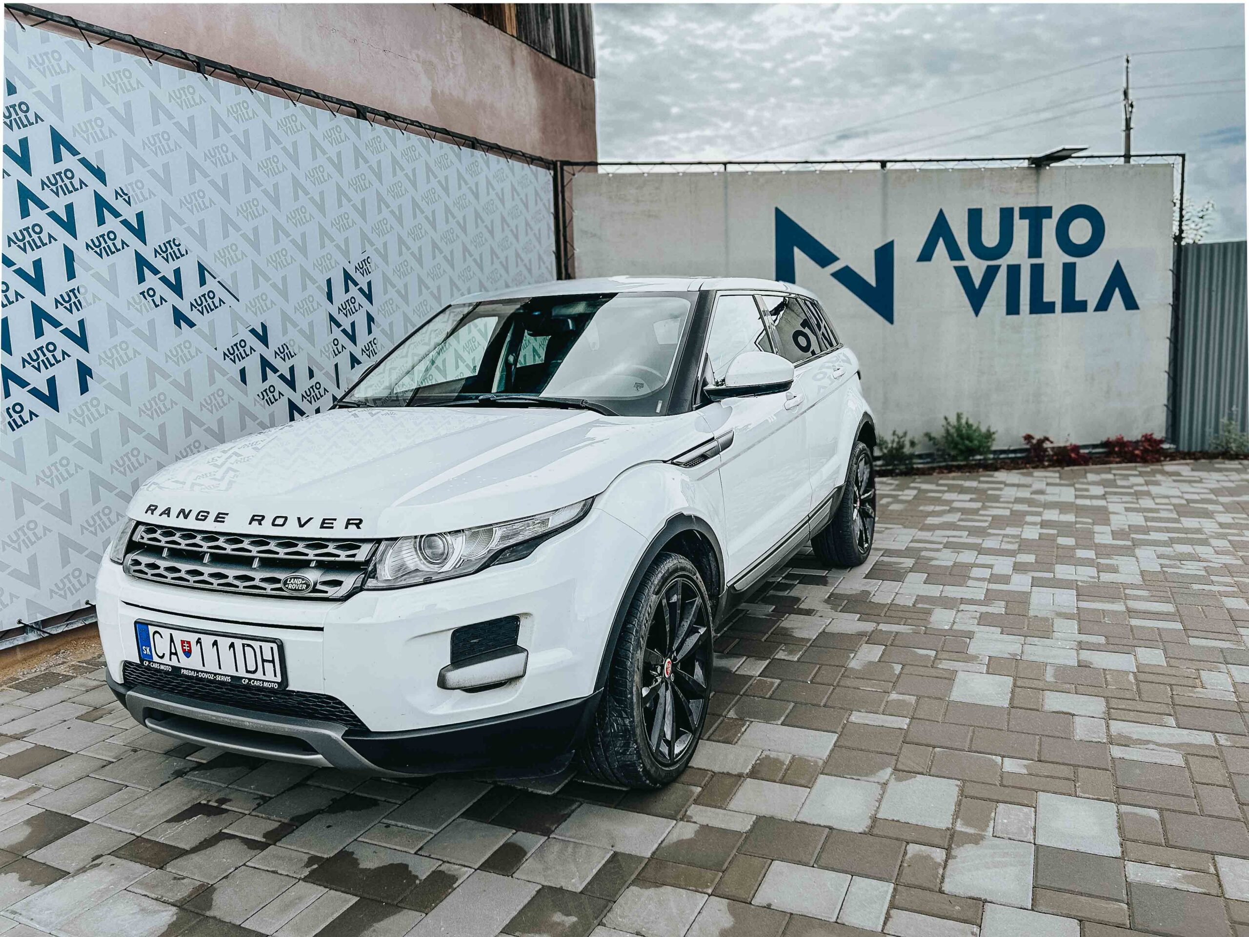 evoque-autovilla-3